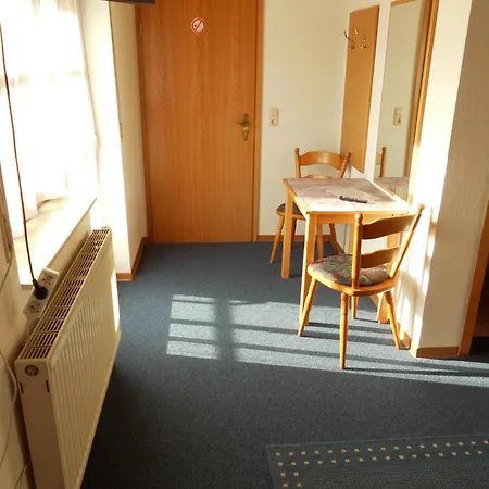 Landgasthof Zum Hirschen 2*