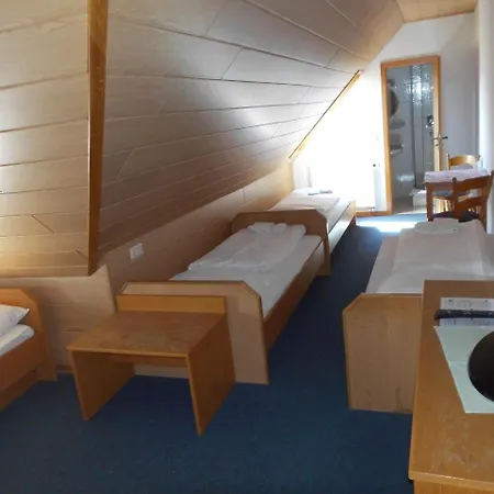Szálloda Landgasthof Zum Hirschen Hafenlohr